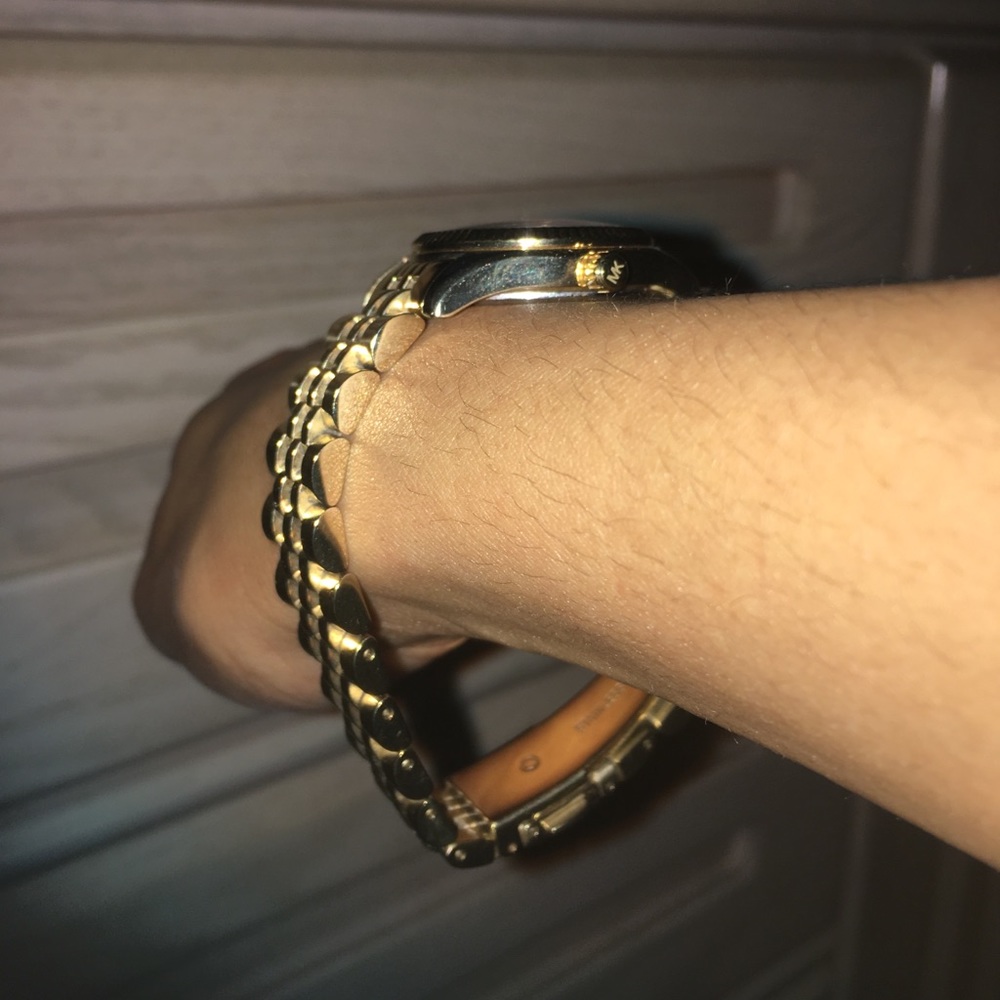 Michael Kors pink and gold watch - Picture 4 of 5